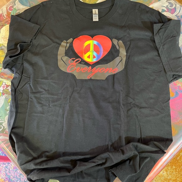 NEW XL Gildan Black T-Shirt Acceptance for Everyone - Picture 2 of 6